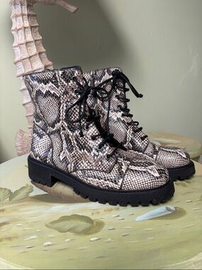 Giuseppe Zanotti Thora Snake-Print Lace-Up Combat Boots in Black & Beige Sz 40
